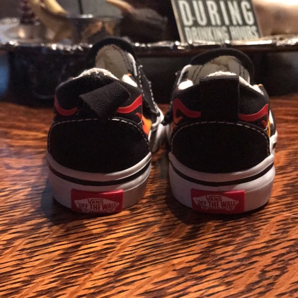🔥VANS TODDLER FLAME SNEAKERS 🔥 - Picture 3 of 7
